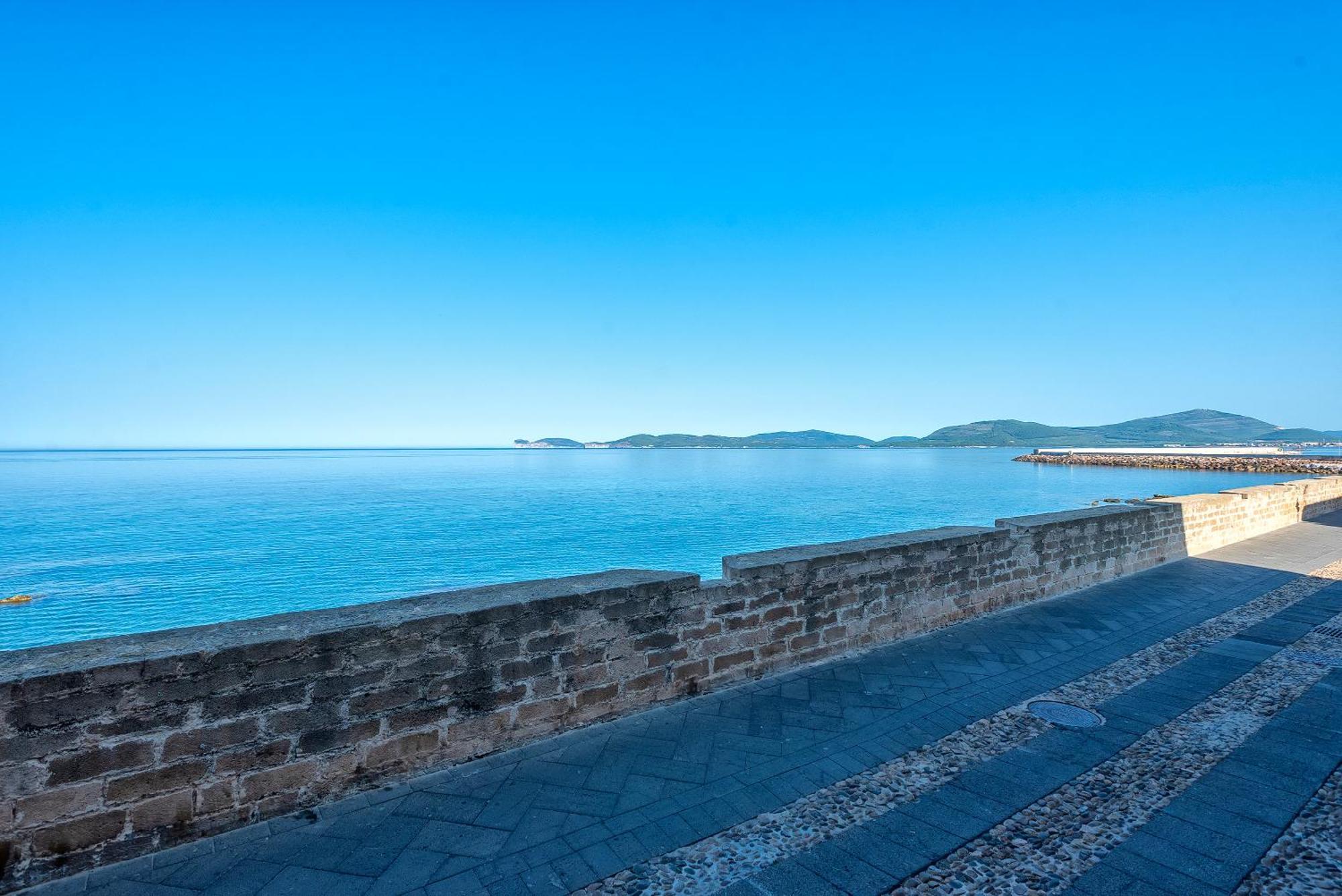 Carlo Alberto Apartment, Alghero Old Town, Near The Beach 外观 照片